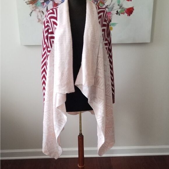 𝅺Red, Pink and White Cardigan Sweater - Picture 2 of 9